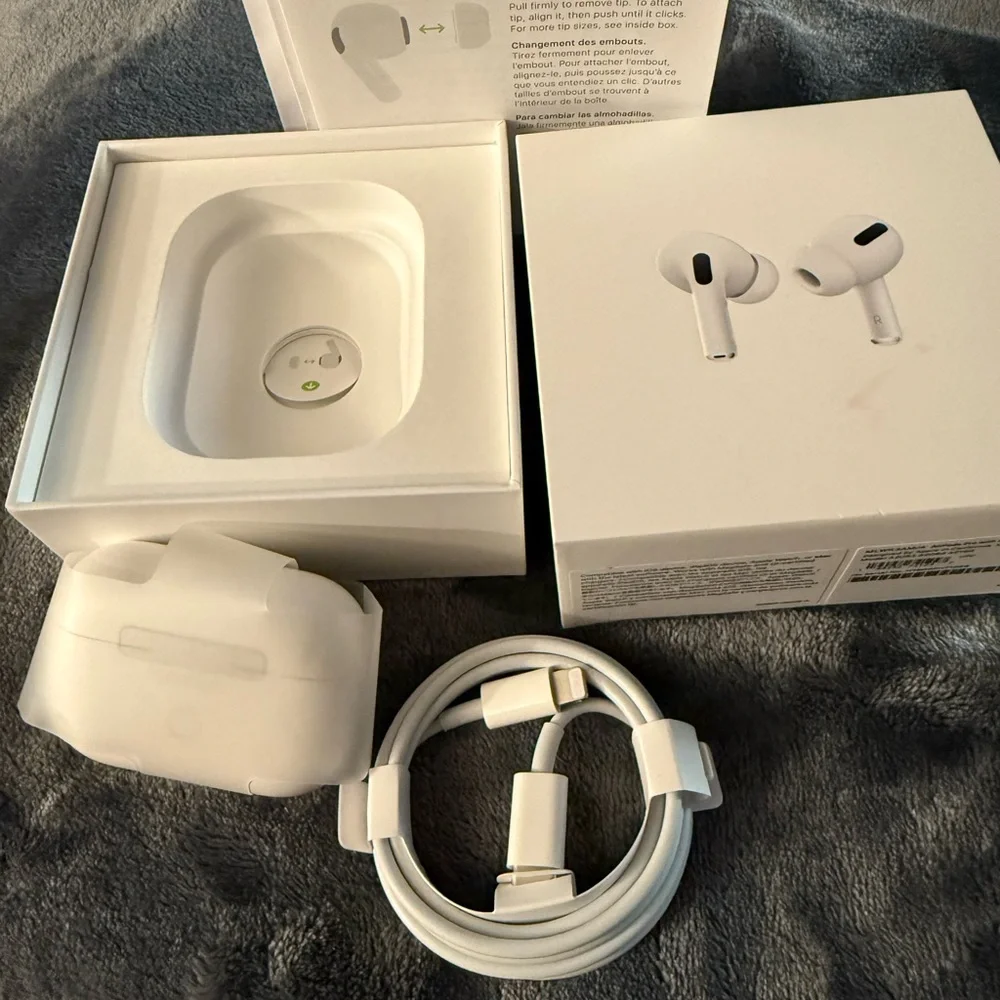 Apple AirPod pro 2 White Wireless Earbuds with Charging Case